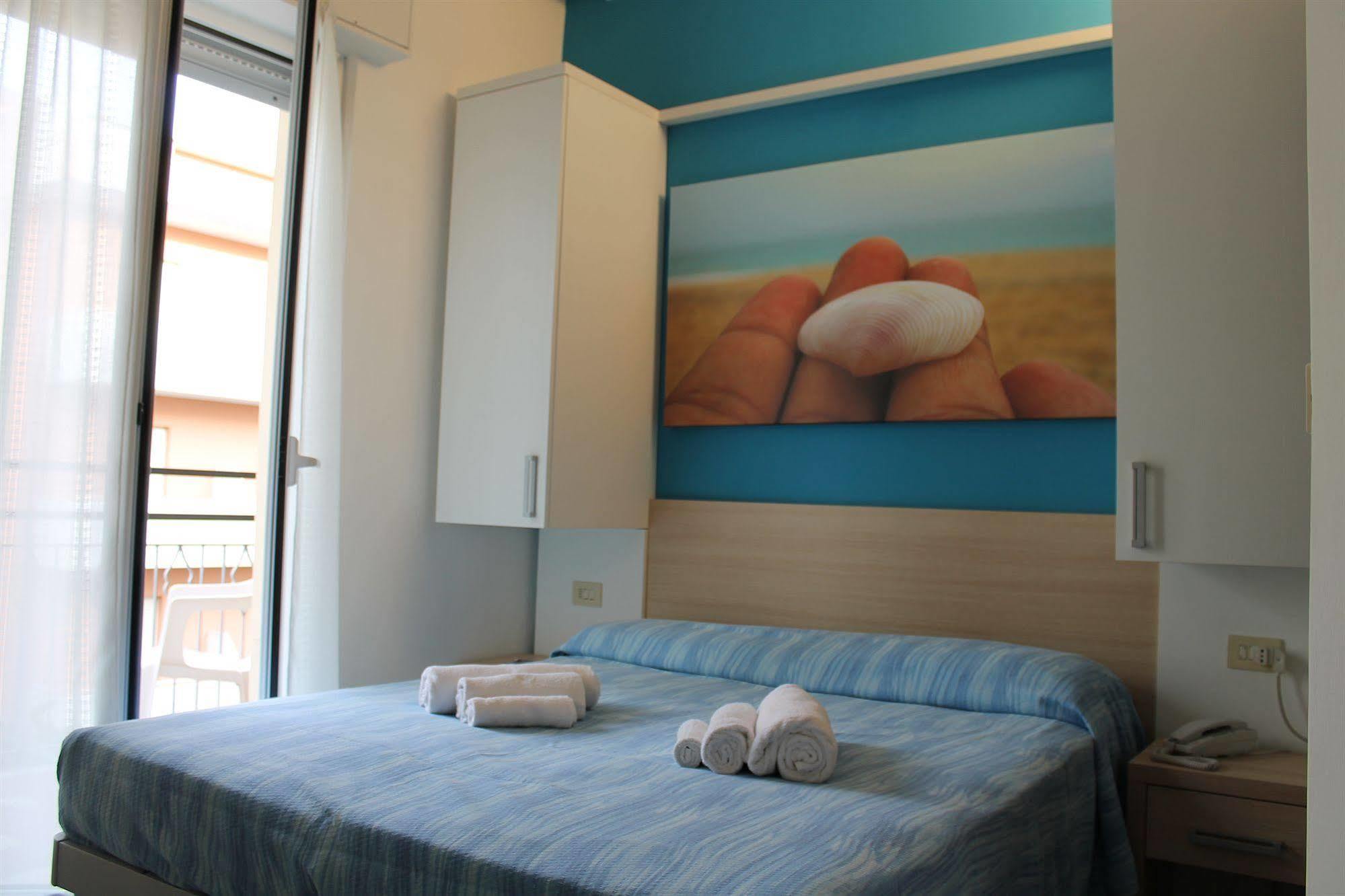Hotel Esperia Cattolica Ngoại thất bức ảnh