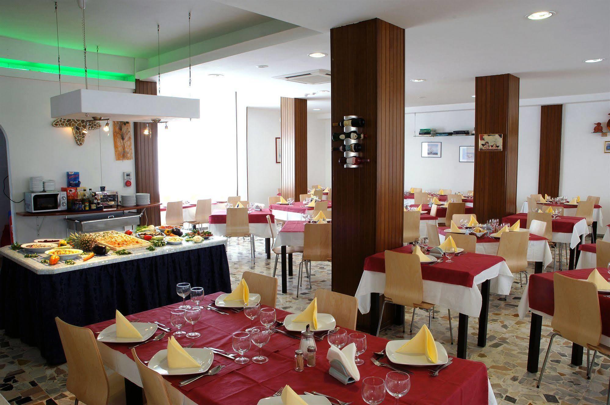 Hotel Esperia Cattolica Ngoại thất bức ảnh